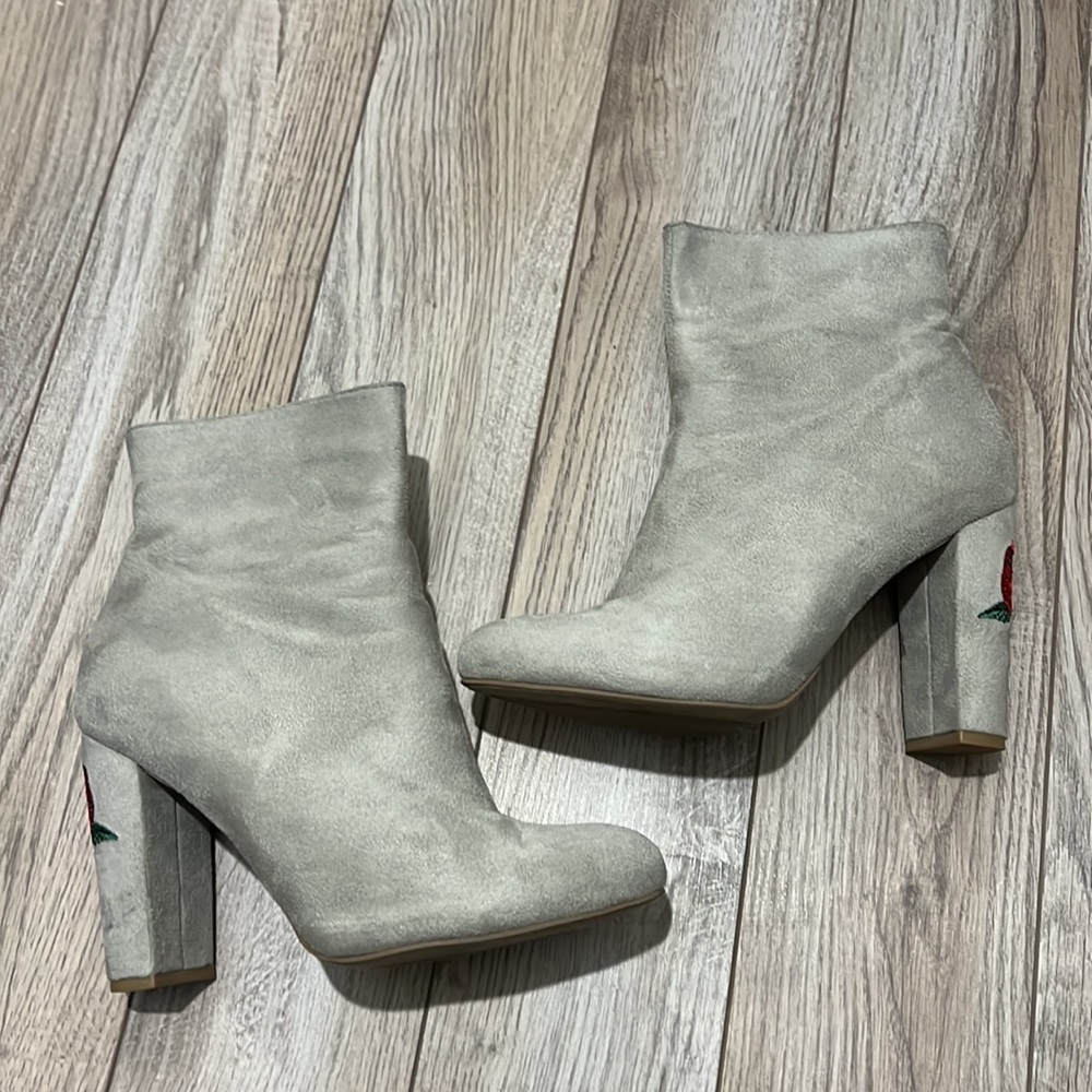 Wild Diva Ankle Boots Red and Gray with Floral Embroidery - Picture 2 of 5